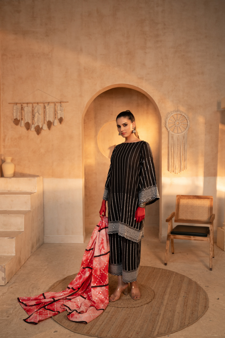 Tammanna Parinda Rayon Kurta Set with Chanderi Silk Dupatta