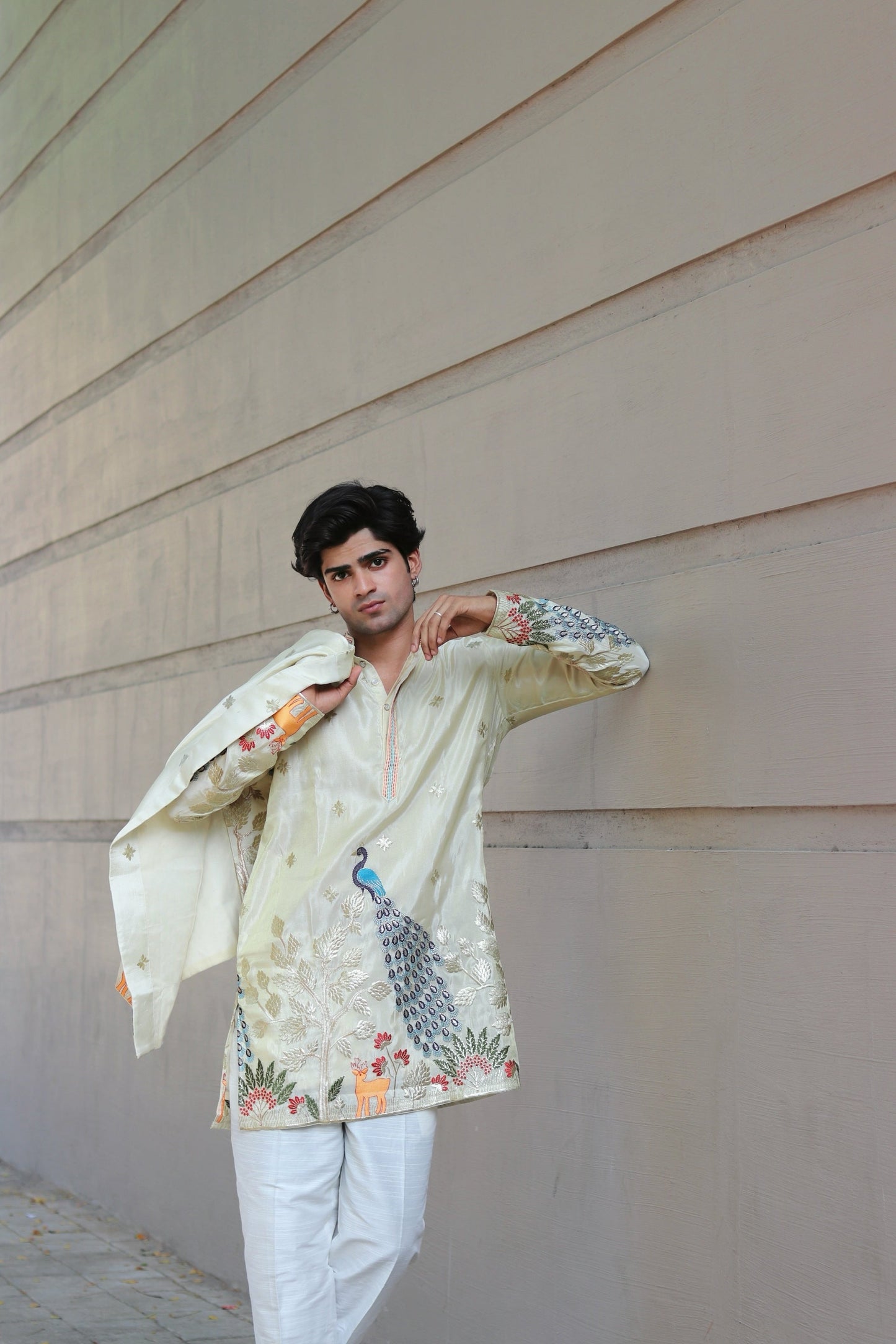 Safed Rangeela Mor Kurta With Koti